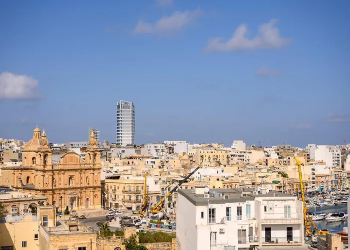 F11 3, Private Two Single Beds Shared Bathroom In Shared Flat Msida