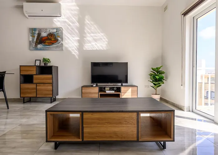 F11 3, Private Two Single Beds Shared Bathroom In Shared Flat Habitación en casa particular *