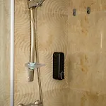 Quarto em Acomodações Particulares F11 3, Private Two Single Beds Shared Bathroom In Shared Flat *