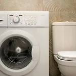 F11 3, Private Two Single Beds Shared Bathroom In Shared Flat *