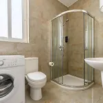 Quarto em Acomodações Particulares F11 3, Private Two Single Beds Shared Bathroom In Shared Flat Msida