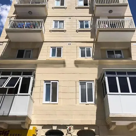 F11 3, Private Two Single Beds Shared Bathroom In Shared Flat Проживание в семье *