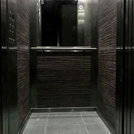 F11 3, Private Two Single Beds Shared Bathroom In Shared Flat Мсида