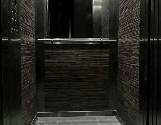 F11 3, Private Two Single Beds Shared Bathroom In Shared Flat Мсида