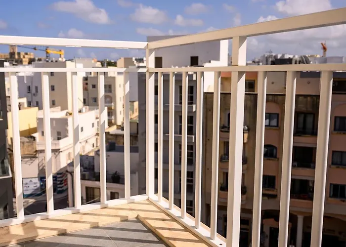 F11 3, Private Two Single Beds Shared Bathroom In Shared Flat * מסידה