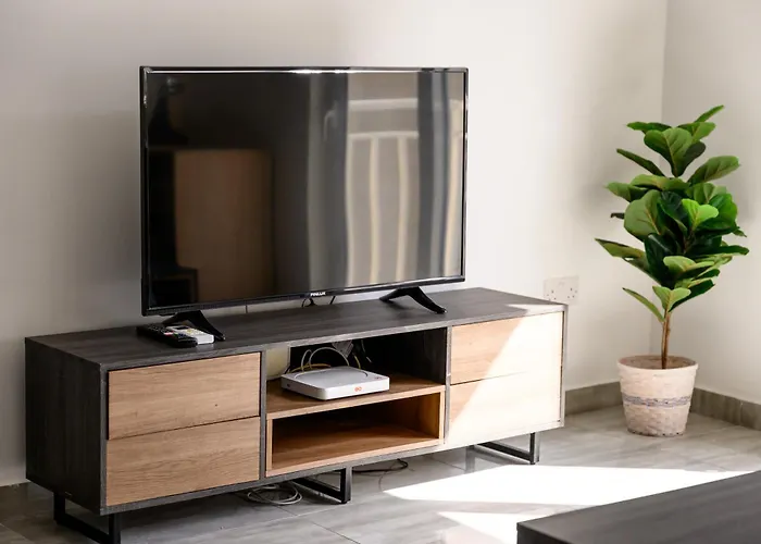 F11 3, Private Two Single Beds Shared Bathroom In Shared Flat * מסידה